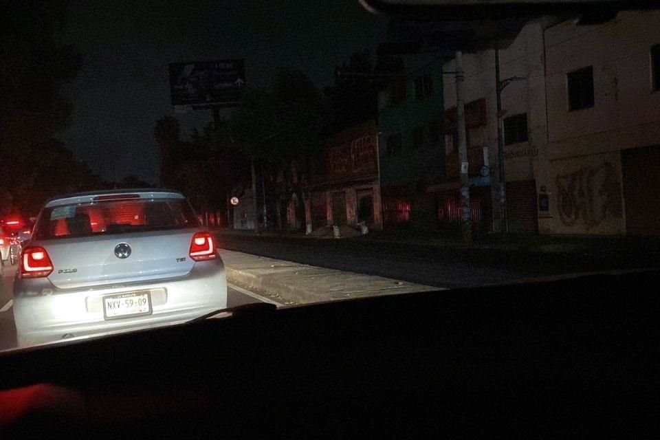 En colonias Azcapotzalco, se generalizó la falta de energía eléctrica.