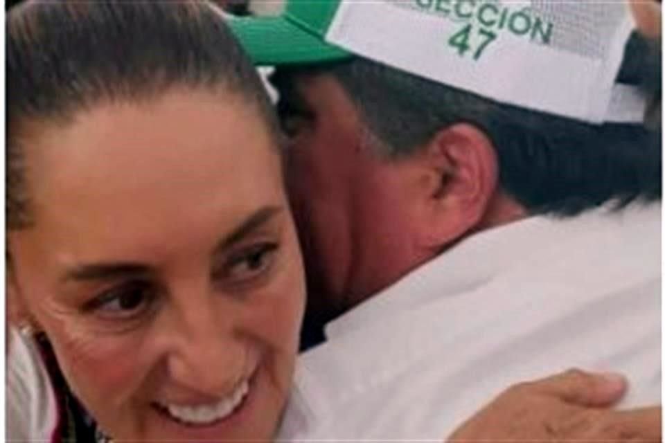 El dirigente de la sección 47 del sindicato petrolero, Víctor Matías Hernández Colunga, recibió en Campeche a Claudia Sheinbaum.