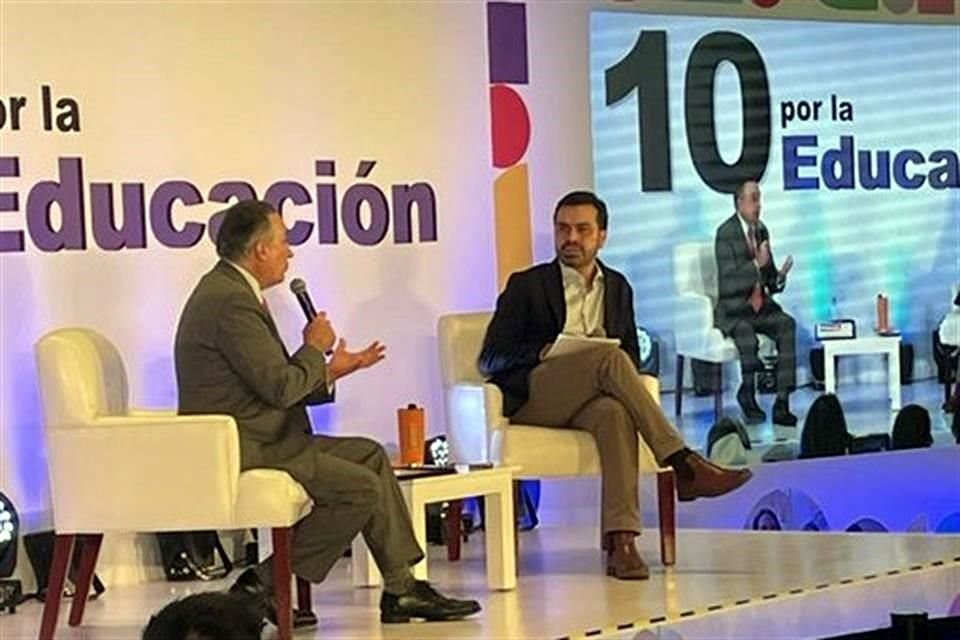 El candidato emecista participó en el foro 10 por la Educación.