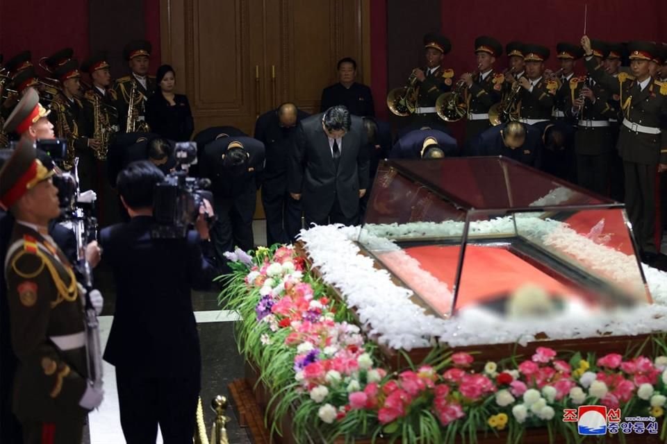 Kim Ki Nam, jefe de propaganda norcoreano que ayudó a constuir la dinastía Kim, murió a los 94 años.
