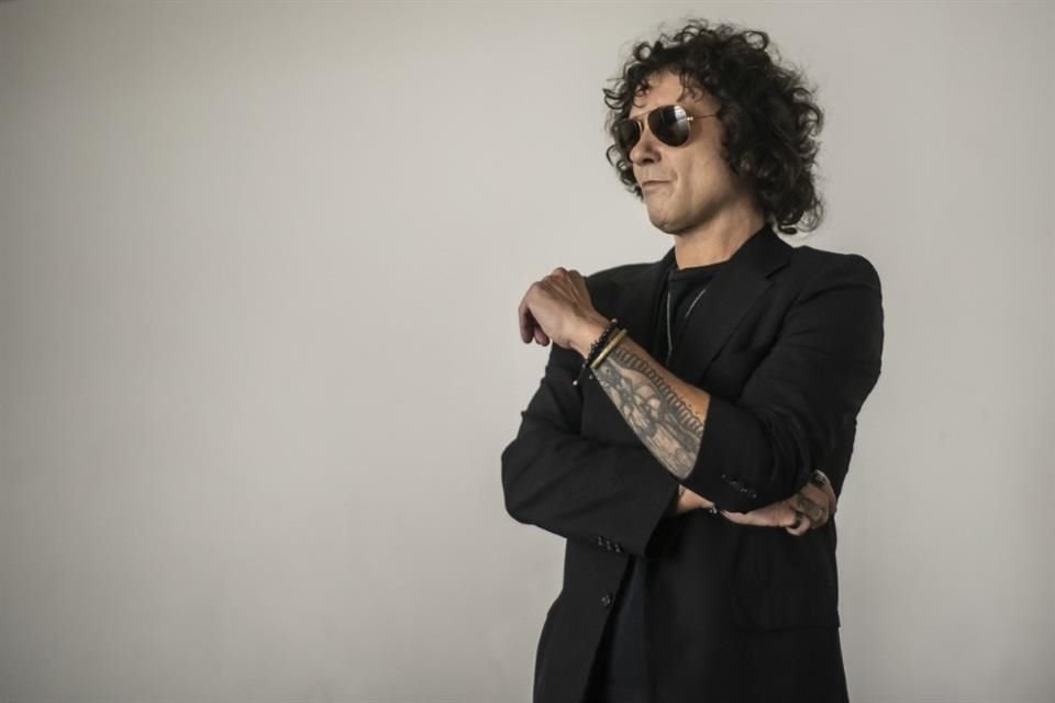 Bunbury tiene 56 años.