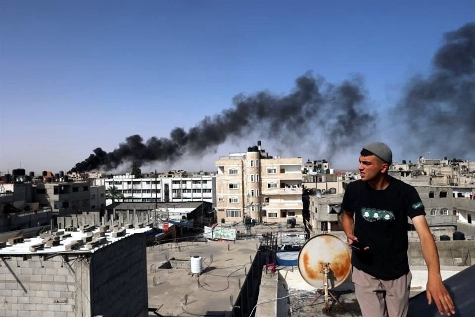 Unas 110 mil personas han huido de Rafah desde que Israel ordenó a la gente que abandonara partes de la ciudad e intensificó bombardeos.