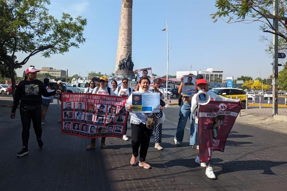 Colectivo Luz y Esperanza, Colectivo Corazones Unidos y Colectivo Madres Buscadoras participaron en la manifestación.