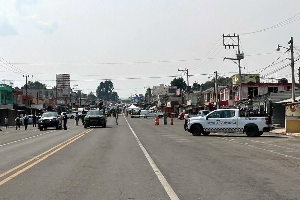 Dos hombres y una mujer fueron asesinados a balazos en la zona de restaurantes de Tres Marías, en el Municipio de Huitzilac, Morelos.