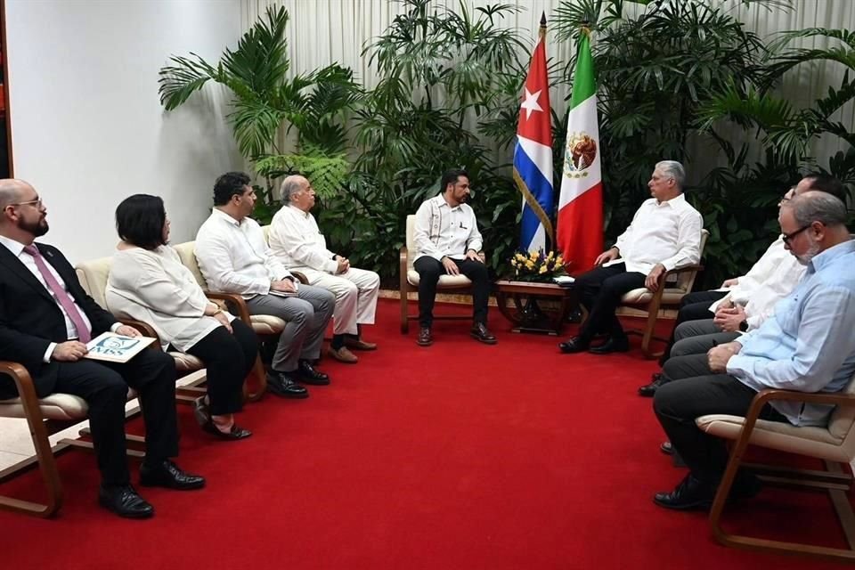 En la Habana, capital cubana, en el Palacio de la Revolución se reunieron representantes de ambos gobiernos.