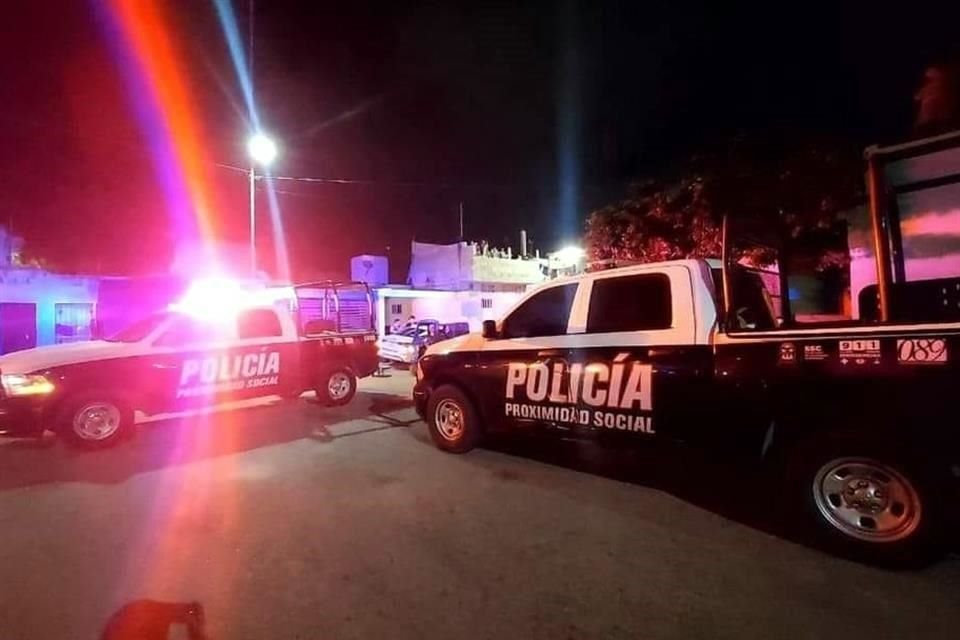 Aunque la víctima fue atendida en el lugar del incidente por paramédicos de la Cruz Roja que lo trasladaron al Hospital de Especialidades del IMSS, perdió la vida a causa de heridas de bala.