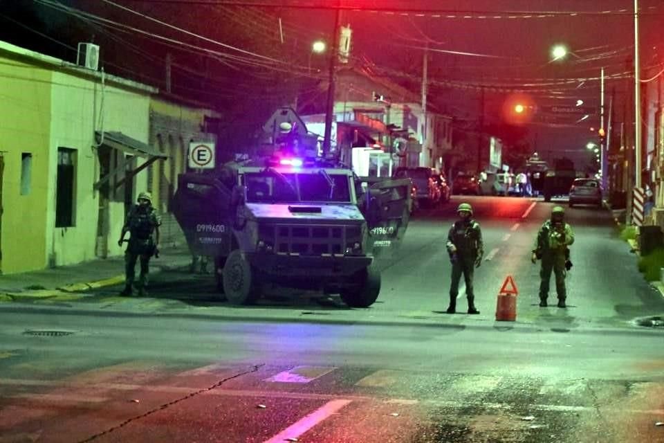 De acuerdo a los jóvenes, los militares dispararon sin motivo alguno contra ellos.