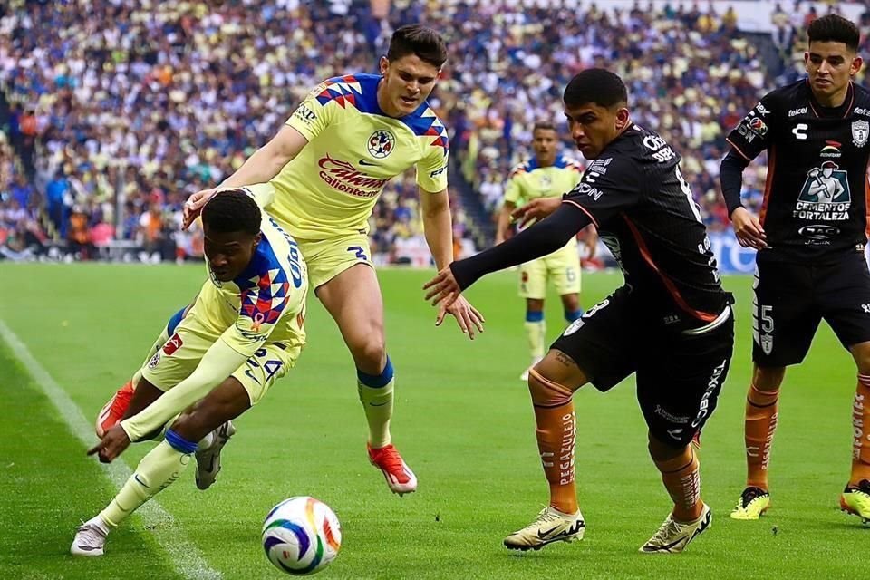 El América no ganó, pero avanza.