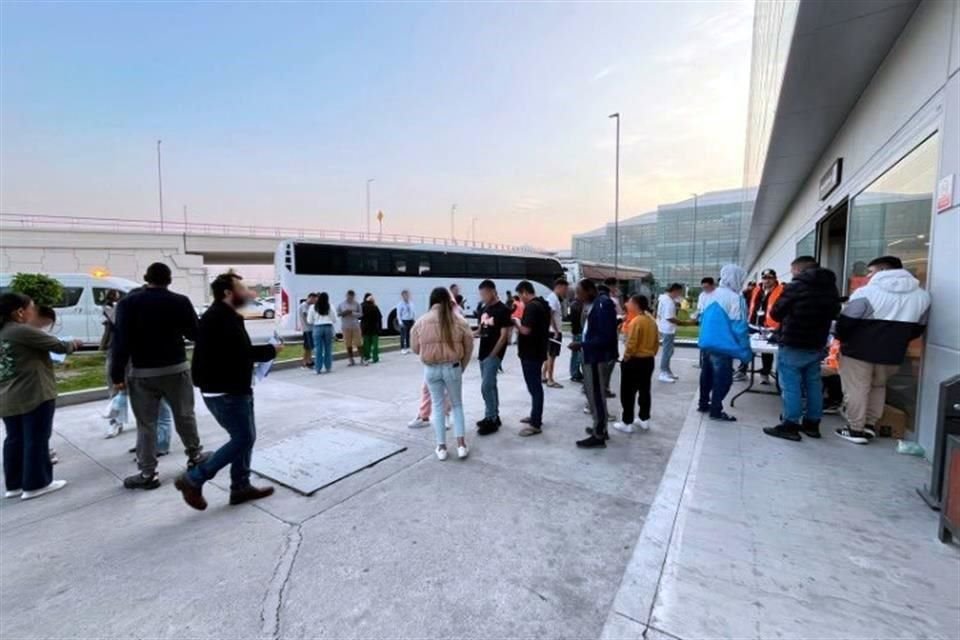 Los migrantes viajaron desde el Aeropuerto Internacional Felipe Ángeles (AIFA) hasta Bogotá.