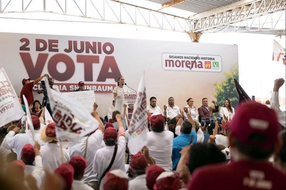 Críticos de las candidaturas de Morena lanzaron gritos durante el discurso de Claudia Sheinbaum en Zumpango, Estado de México.