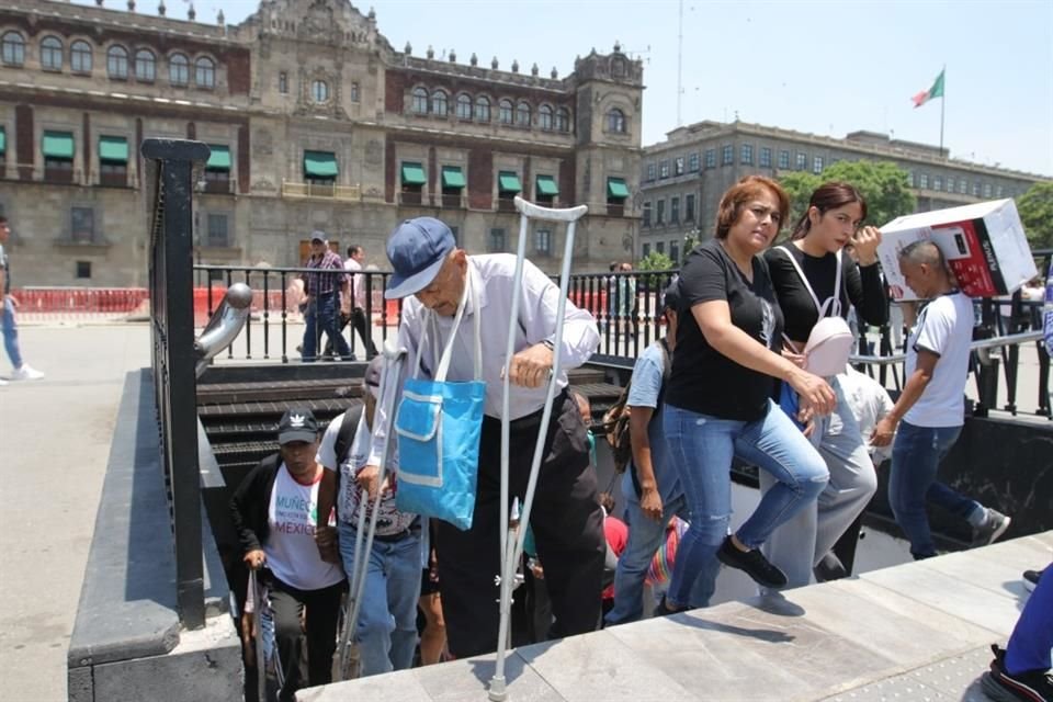 El transporte público, más con alguna limitación, se vuelve todo un reto para esta población.