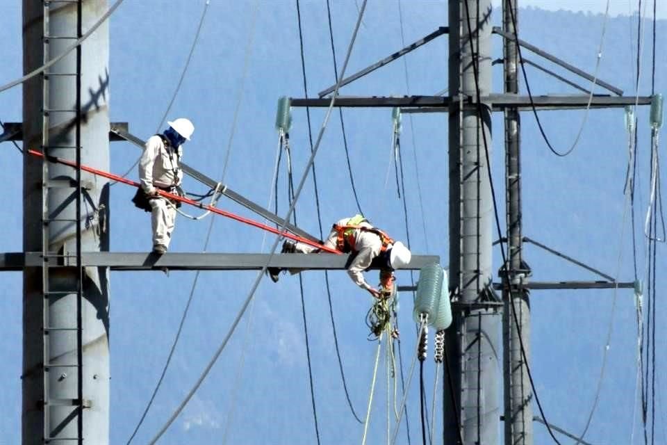 Al cierre de 2023 las redes eléctricas tenían una extensión de 110 mil 559 kilómetros, sólo 110 kilómetros más que un año antes.