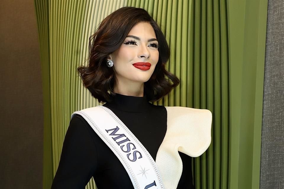 La actual Miss Universo fue exiliada por aparentes protestas emitidas en redes sociales.