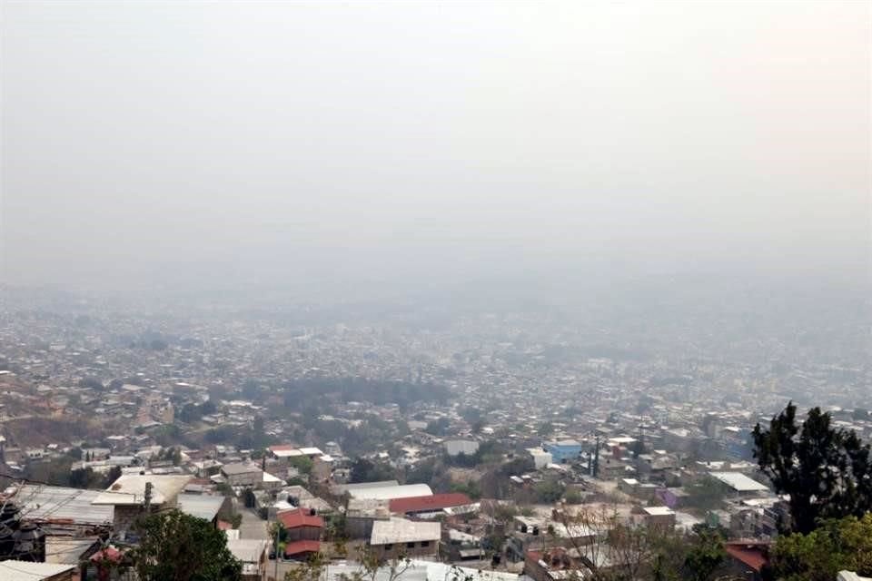 En Acapulco y Chilpancingo suspendieron clases en escuelas públicas, debido a la contaminación atmosférica causada por incendios forestales.