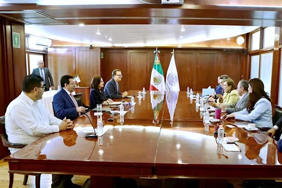 Ante Magistrados del TEPJF, Xóchitl Gálvez, quien va abajo en las preferencias electorales, reclamó supuesta intervención de AMLO en favor de Sheinbaum.