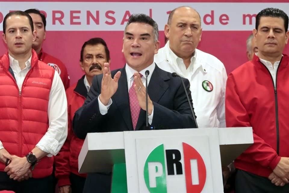 Alejandro Moreno en conferencia de prensa en la sede nacional del PRI.