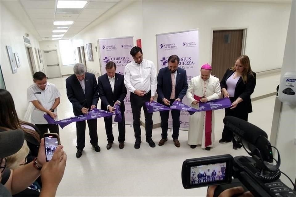 Peña Ortiz acudió a la inauguración de un hospital privado.