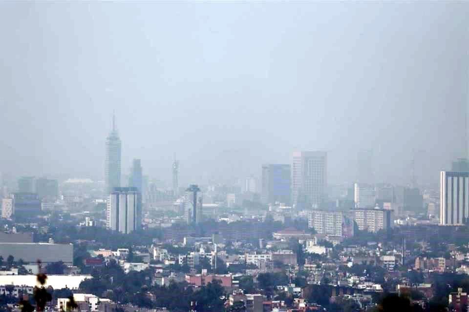 Desde el Cerro Gachupines, en GAM, así se veía la Ciudad. La visibilidad reducida al máximo por la contaminación.