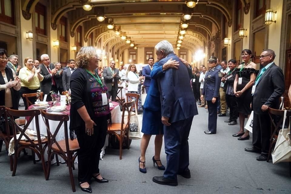 Los docentes fueron invitados a Palacio Nacional.