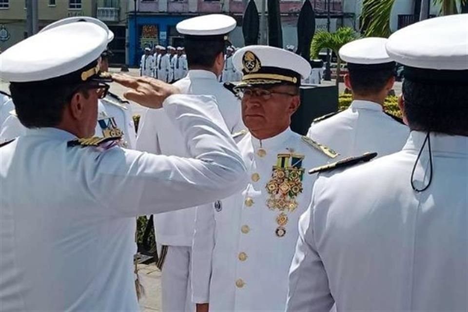 El Almirante Raúl Pérez Vázquez, comandante de la Tercera Región Naval en Veracruz, enfrenta acusaciones de abusos contra personal a su cargo.