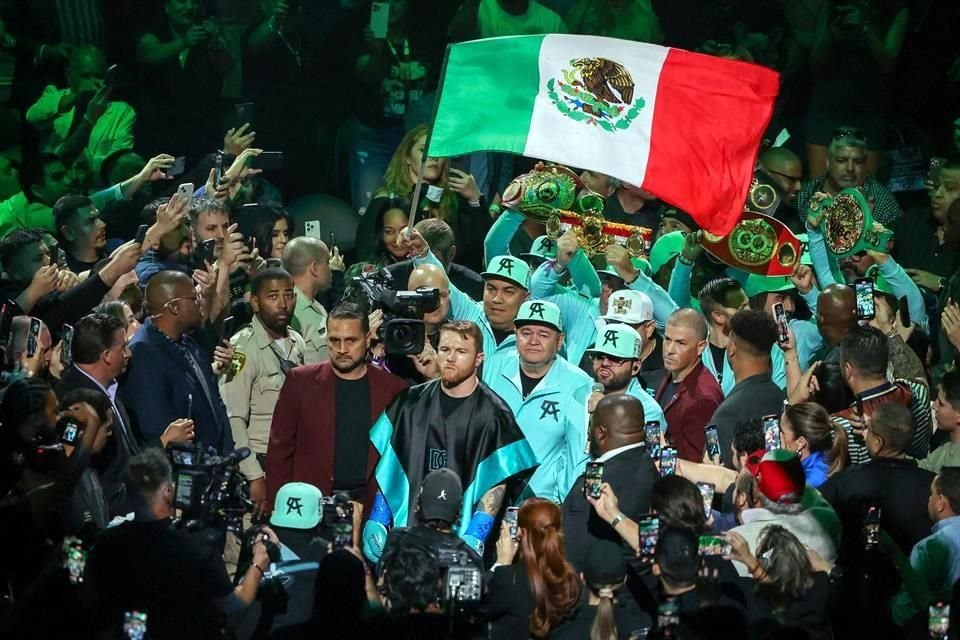 Canelo suma millones a su fortuna.