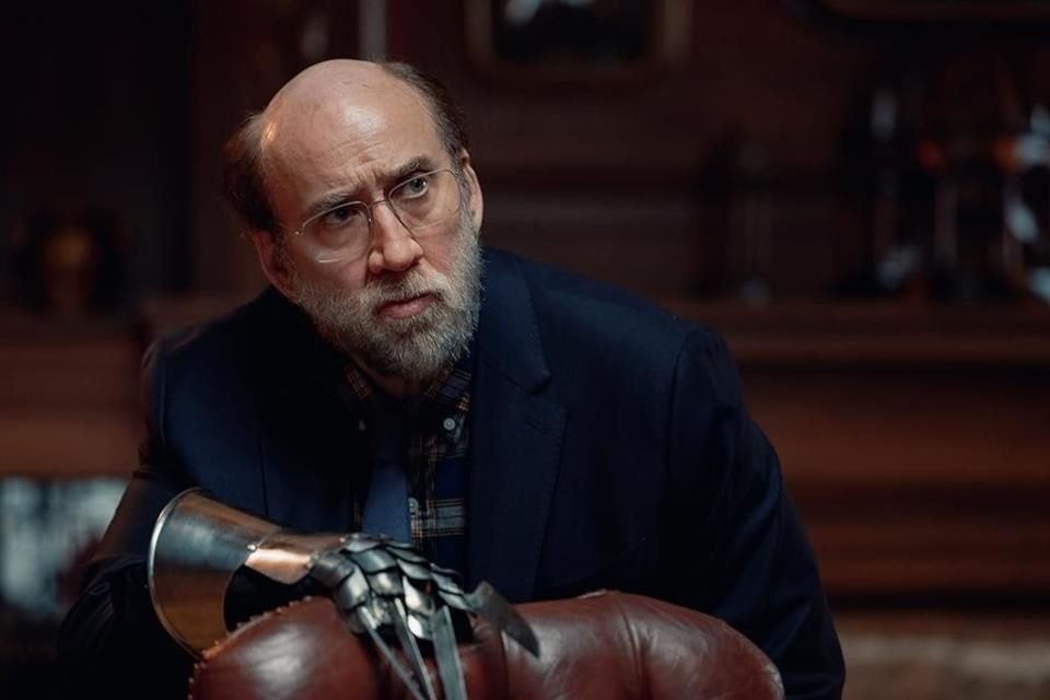 Nicolas Cage interpreta a un hombre dedicado a dar clases en una universidad.