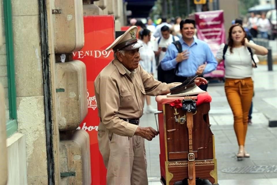 El 47.9 por ciento de los trabajadores de la CDMX están en la informalidad, por lo que carecen de protección social y e ingresos fijos 