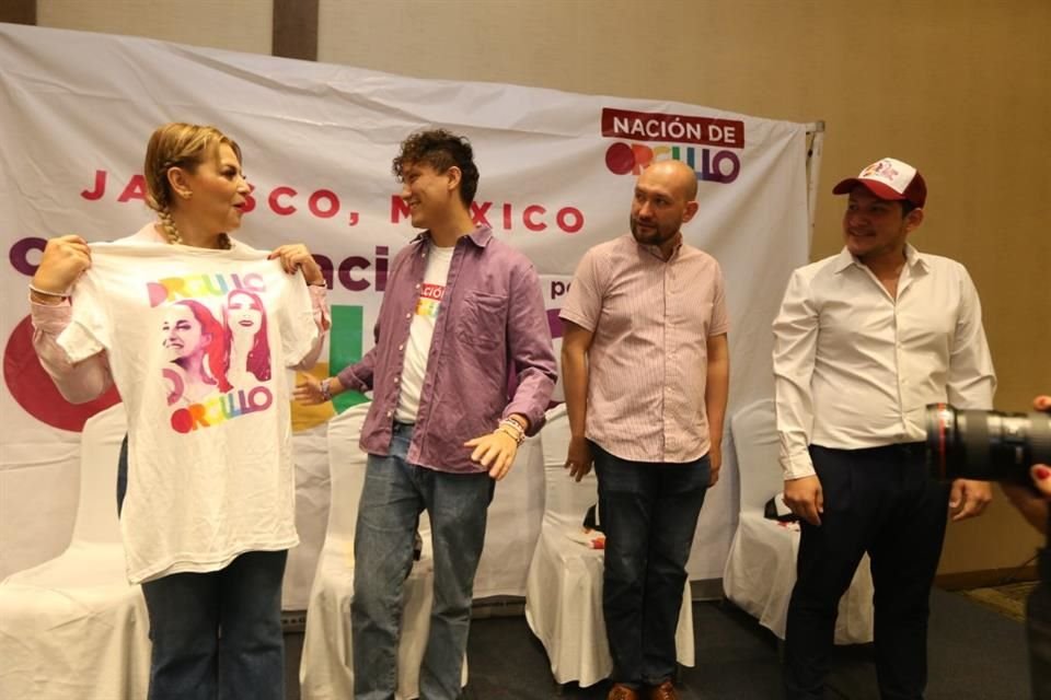 Delgadillo participó en un diálogo organizado por el colectivo Nación de Orgullo.