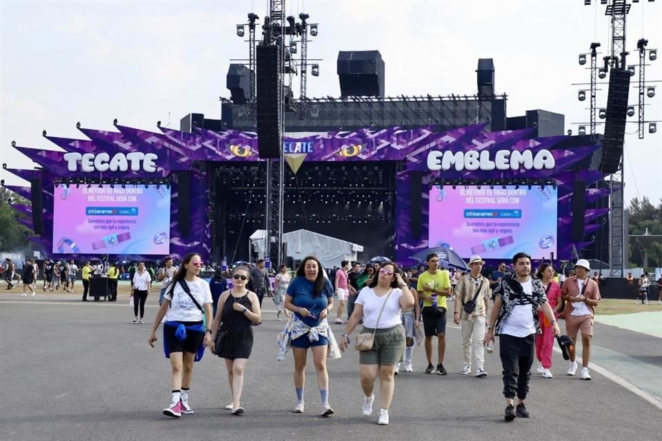 El Emblema también reunió a público extranjero.