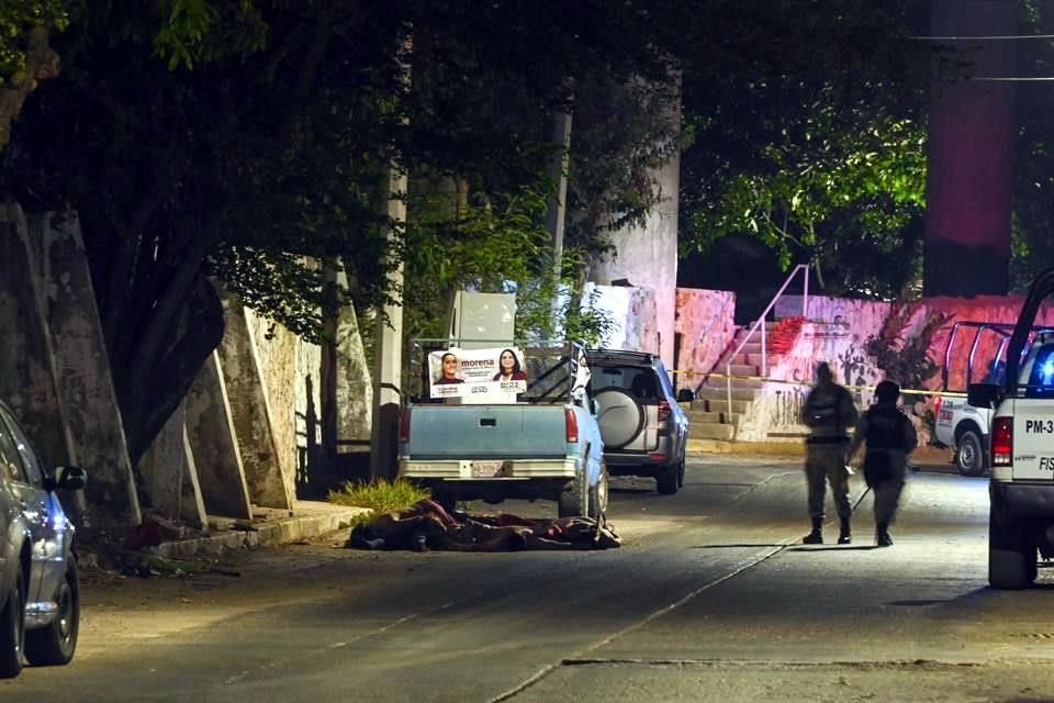 Seis víctimas fueron encontrados apiladas y maniatadas en la Colonia Carabalí, en Acapulco, la noche de este lunes.