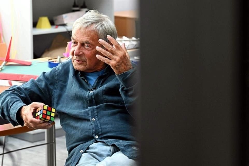 A sus 79 años, Erno Rubik todavía se sorprende del éxito de su invento que ha desafiado el avance tecnológico y está cumpliendo medio siglo.