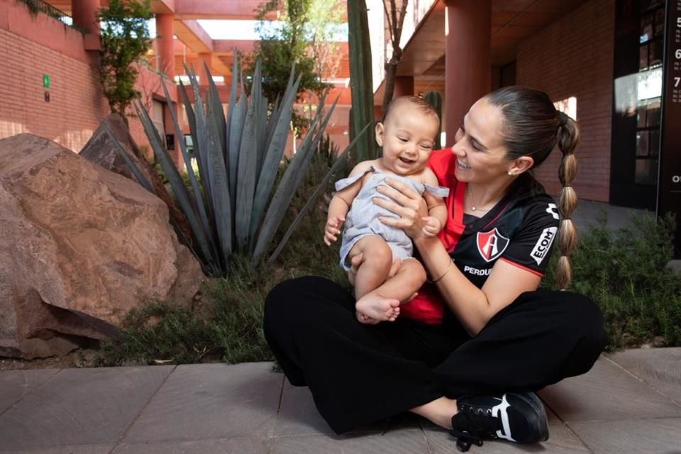 La portera Ana Gaby Paz se alista para regresar a las canchas tras ser mamá.