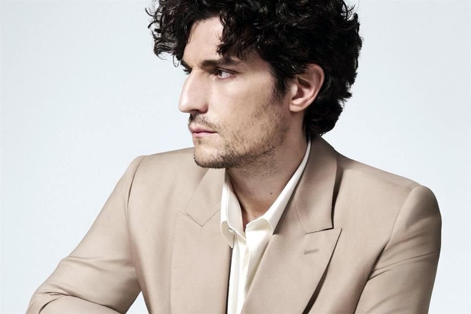 Louis Garrel vistió Dior en alfombra del Festival Internacional de Cine de Cannes.