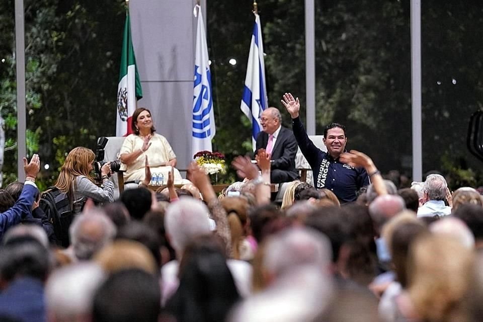 En la reunión también estuvo el aspirante al Senado por el Edomex, Enrique Vargas.