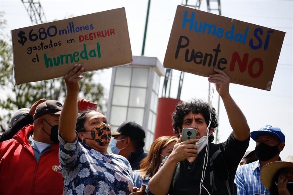 Durante el acto de entrega de la segunda etapa de rehabilitación de Parque Ecológico Xochimilco, activistas gritaron ecocida a Sheinbaum.