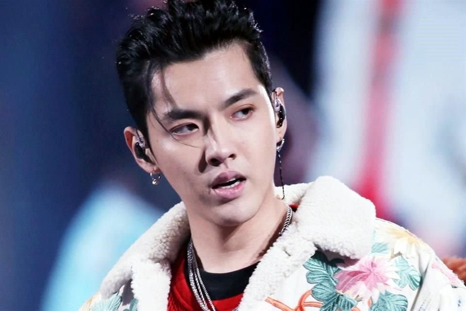 El rapero chino-canadiense Kris Wu, estrella del K-pop, fue acusado de violación por una fan; empresas se deslindan del cantante.