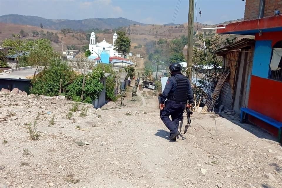 Pese a la presencia de la Guardia Nacional y la Policía Estatal, persiste un clima de tensión en esta zona indígena tras la confrontación.