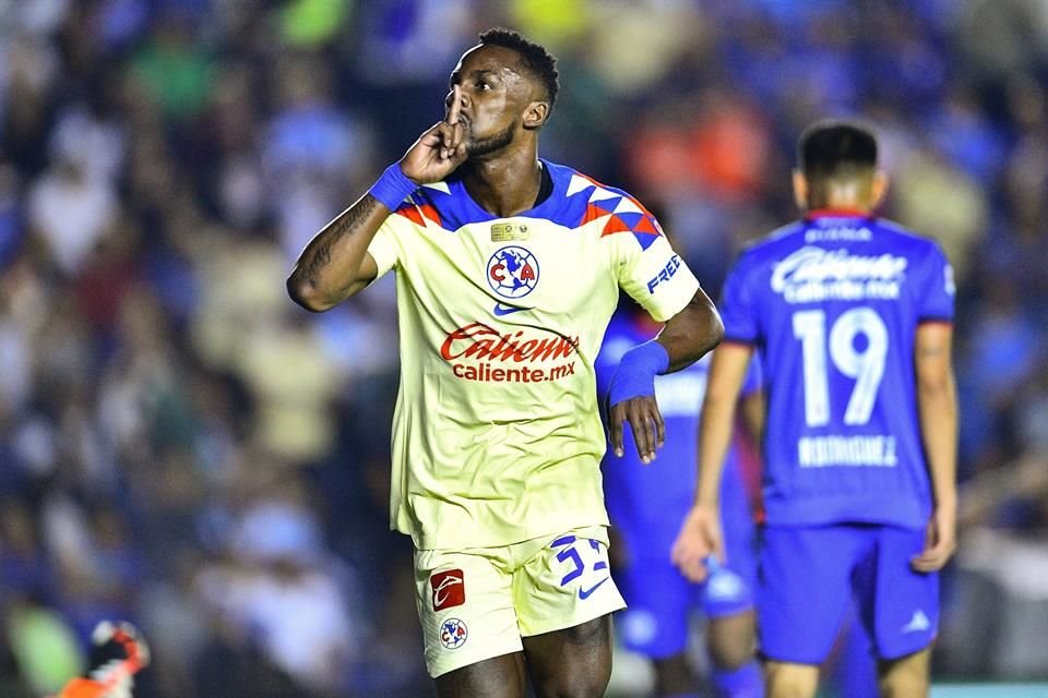 Para un Cruz Azul que ve hasta un significado cósmico en el 33 resultó irónico que le anotara Julián Quiñones, quien porta ese número.