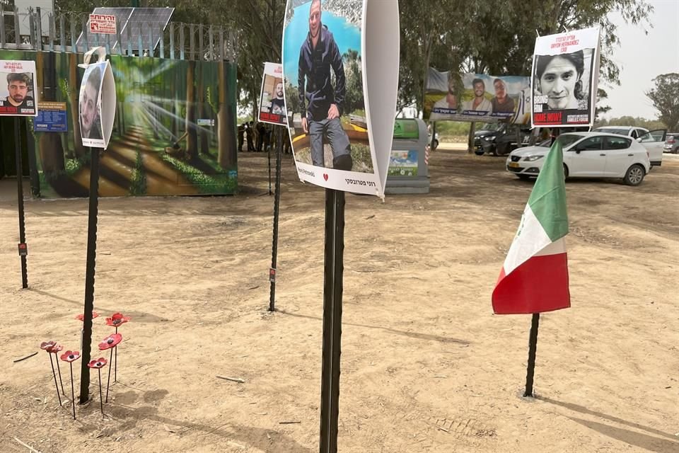 En el sitio del Festival Nova está montado un memorial con la foto de cada una de las víctimas de Hamas.