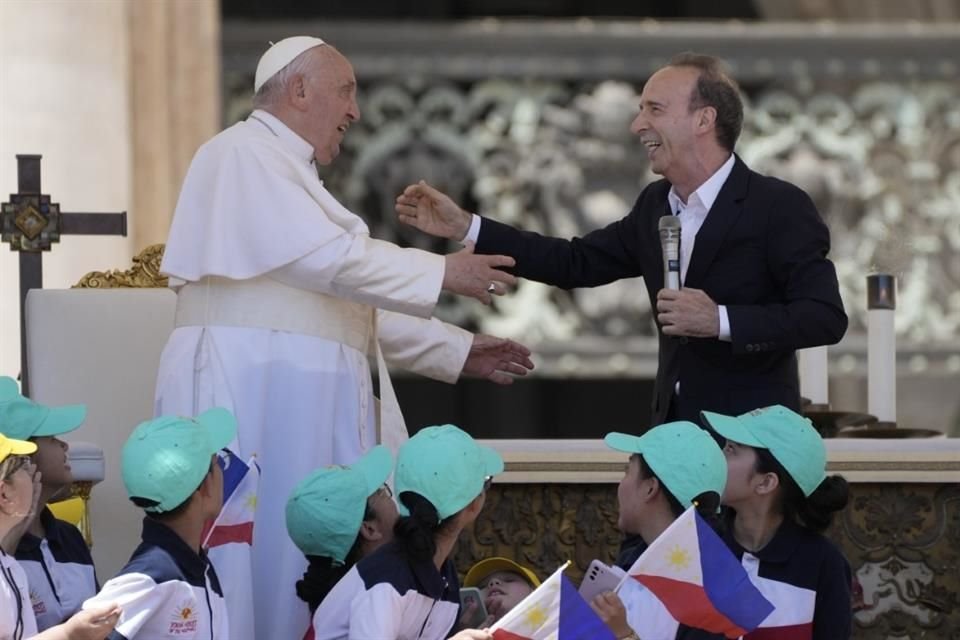 El actor italiano estuvo presente como parte de la clausura de la Jornada Mundial de los Niños en el Vaticano.