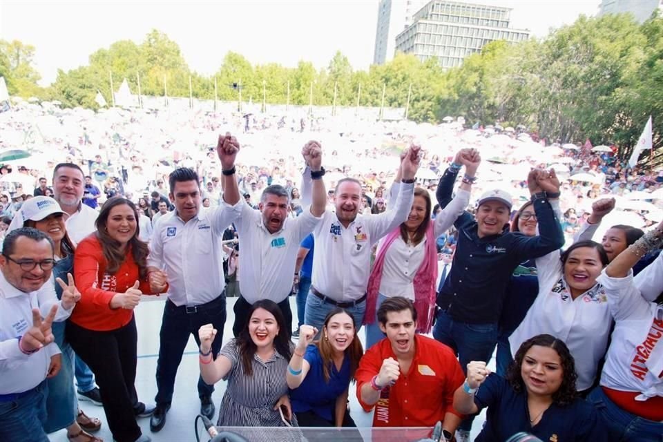 Santiago Taboada asistió al cierre de campaña en la Miguel Hidalgo.