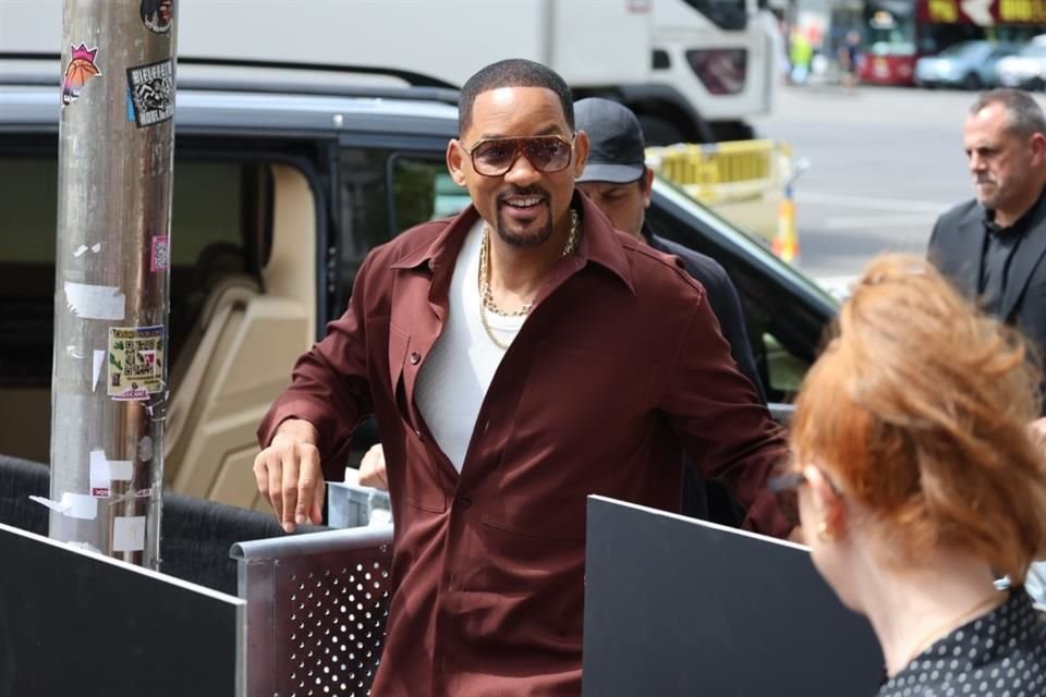 Will Smith llegó al evento unos minutos tarde, aún así fue bien recibido por los fanáticos.