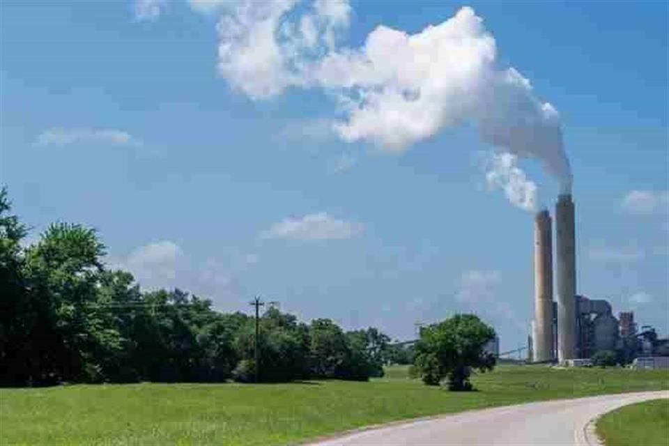 Muchas empresas se han enfocado a reducir sus emisiones al ambiente, pero tras la política energética de Trump de fomentar la producción de combustibles fósiles, la premura para lograr sus objetivos desapareció.