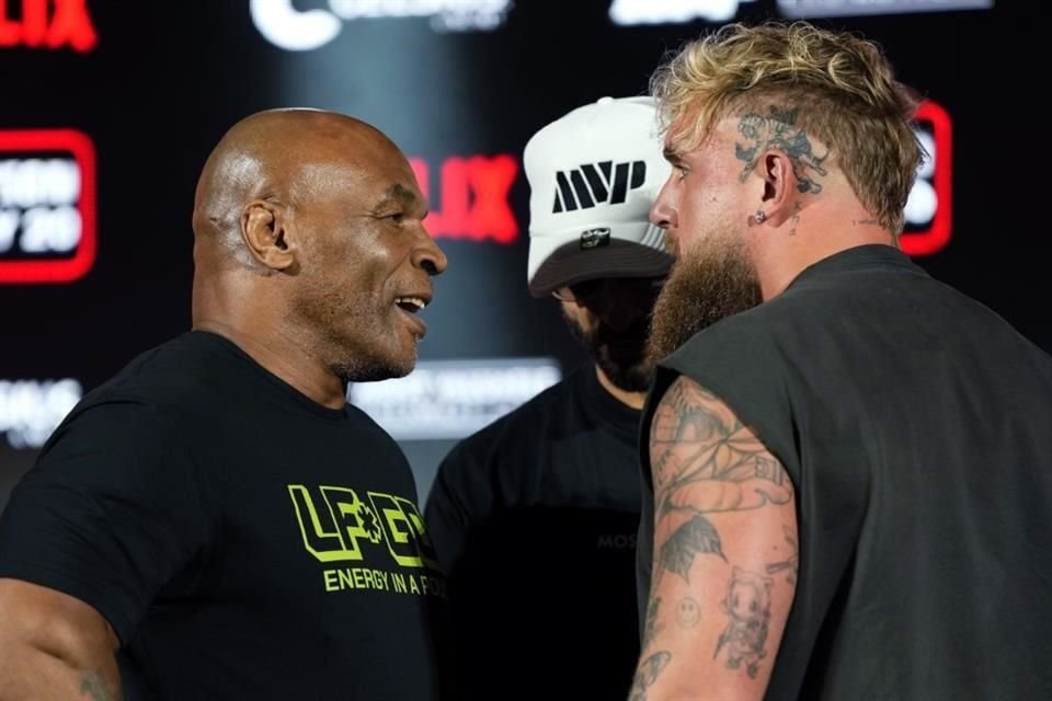 Mike Tyson se alista para su pelea ante Jake Paul.