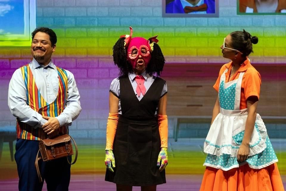 La obra aborda la desaparición forzada, pero también ese sentimiento de desaparición de alguien con depresión o cuando las personas ven disminuidas sus participaciones.