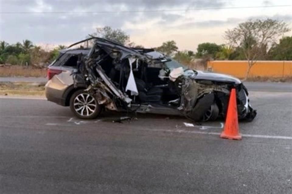 El vehículo del candidato luego del accidente.