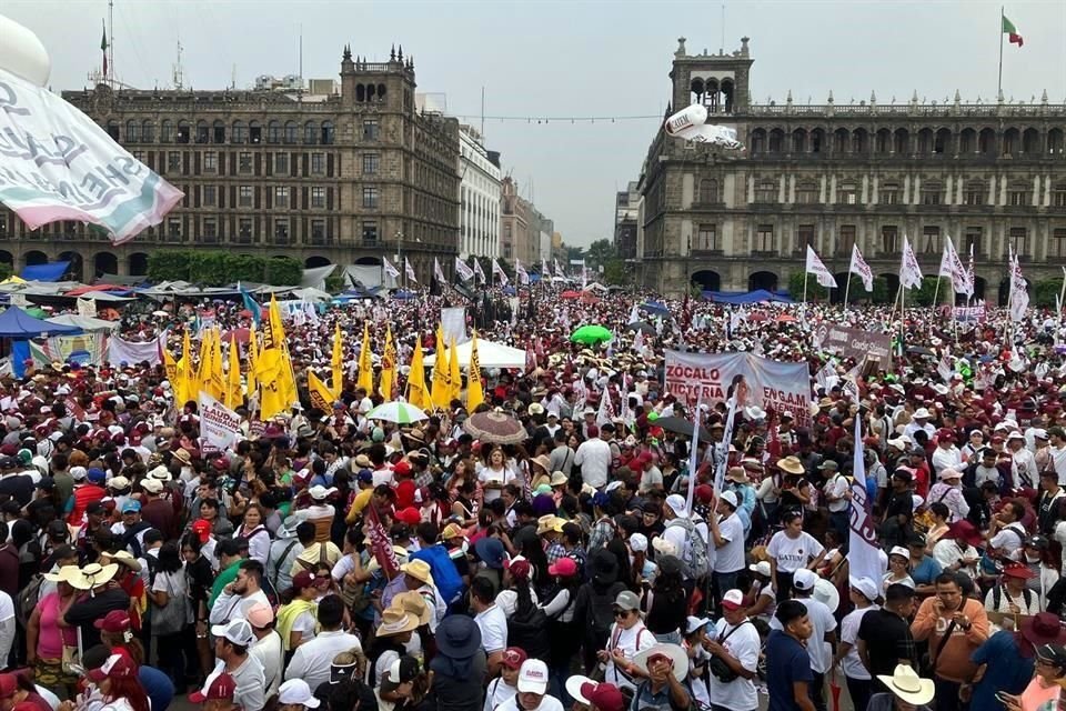 Claudia Sheinbaum cerrará su campaña en el Zócalo de la CDMX, en el cual se mantiene el plantón de la CNTE.