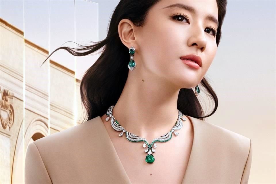 Liu Yifei protagoniza la campaña en donde refleja las facetas que atraviesa al experimentar un momento de autoconciencia.