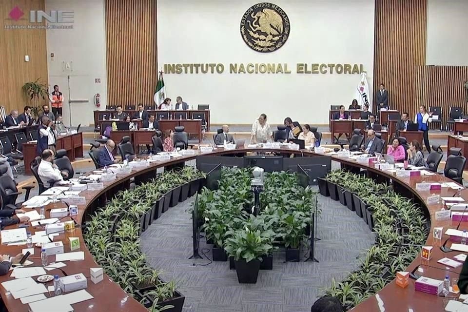 Los consejeros sólo fueron espectadores del enfrentamiento.