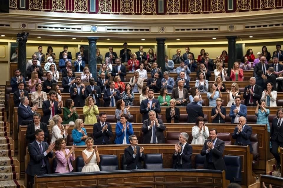 El Parlamento español ha dado su aprobación final a una controvertida ley de amnistía para cientos de separatistas catalanes involucrados en el intento de secesión ilegal y fallido de 2017.